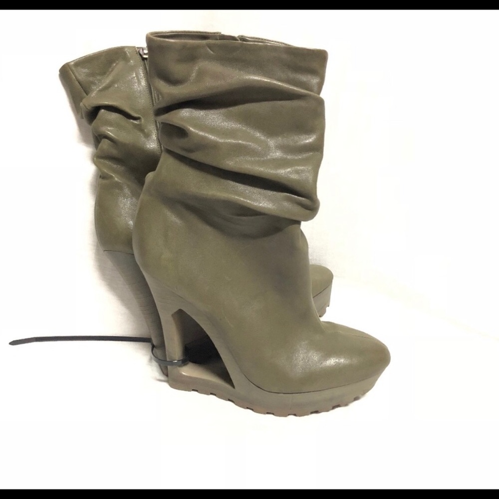 BcbgMaxAzria Wedge  Heel boots green leather 9/39